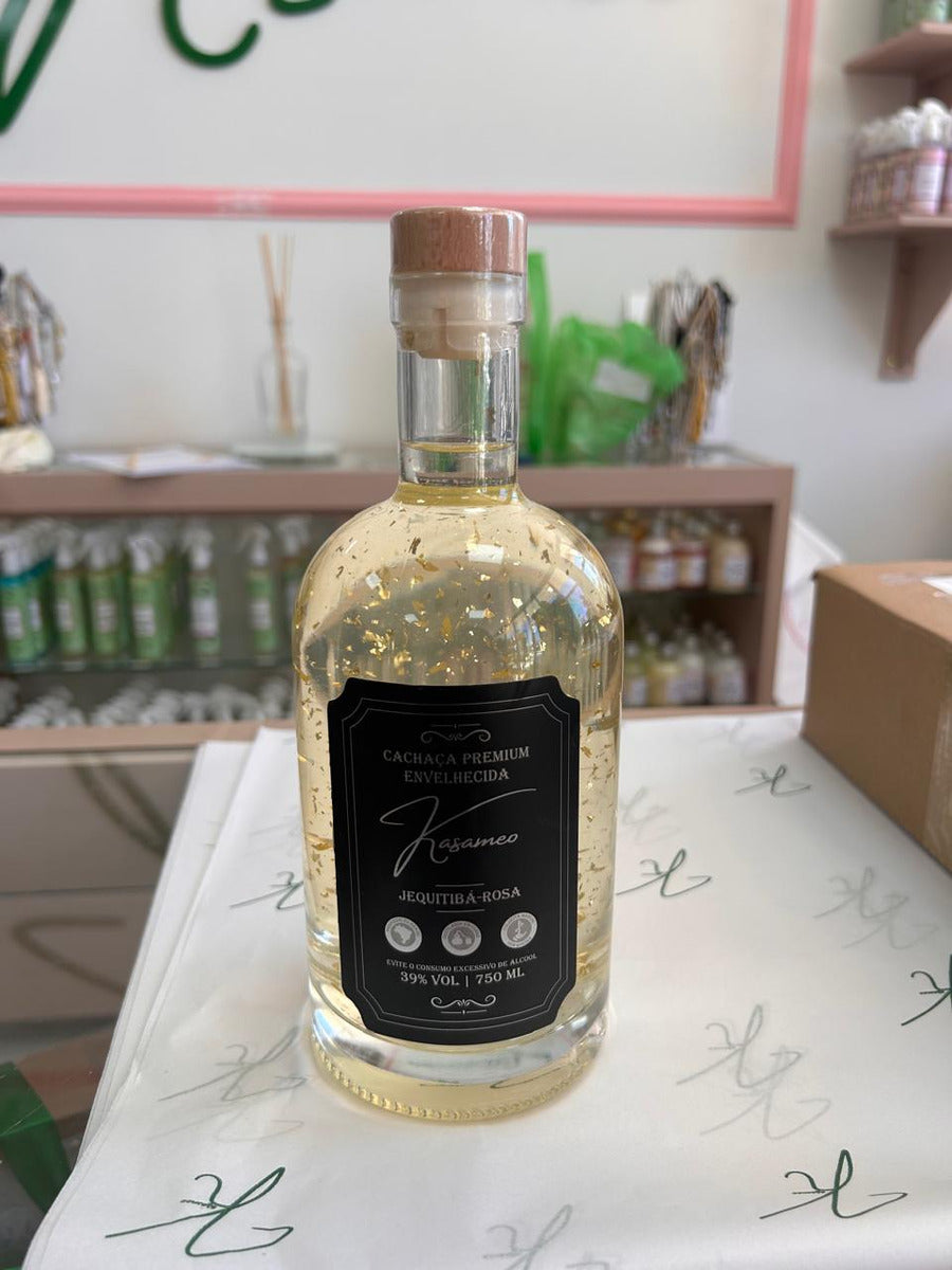 Cachaça Ouro Kasameo Envelhecida No Barril Jequitibá Rosa