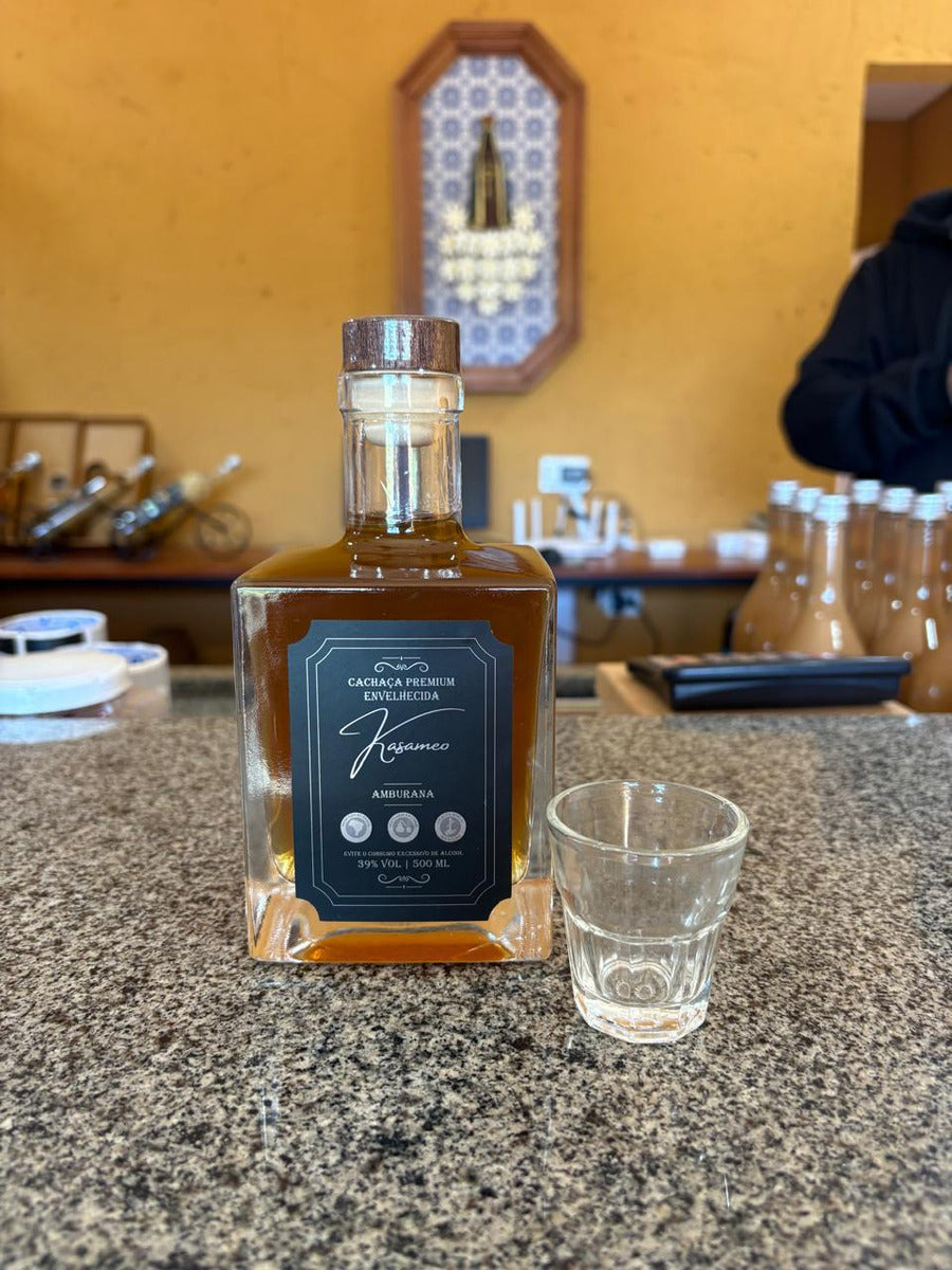 Cachaça Kasameo Envelhecida No Barril De Amburana