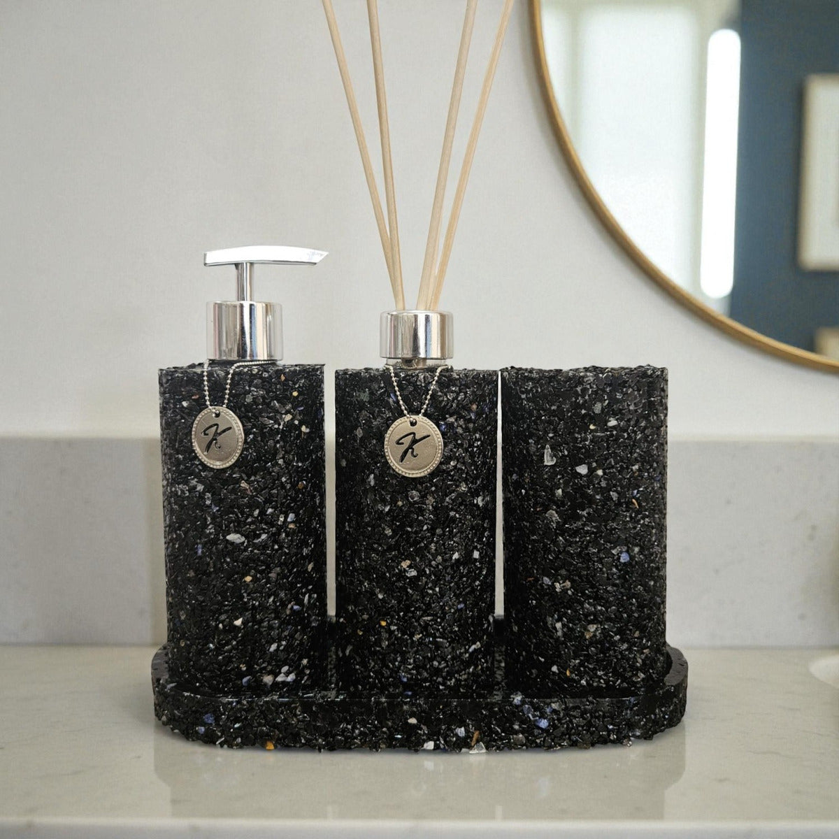 Kit Trio Aromatizador, Saboneteira, Porta Escova e Bandeja Em Pedra Quartzo Pedra Negra