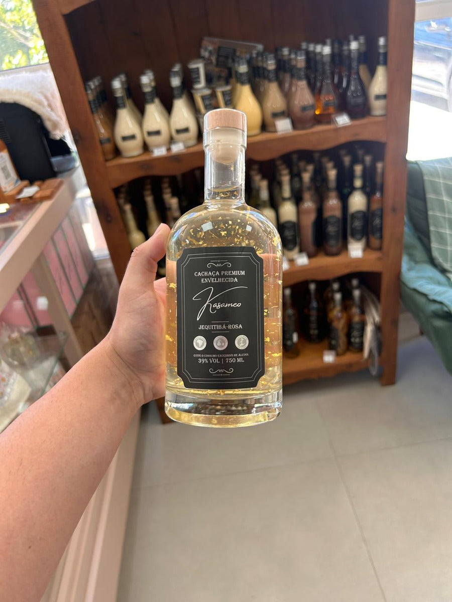 Cachaça Ouro Kasameo Envelhecida No Barril Jequitibá Rosa